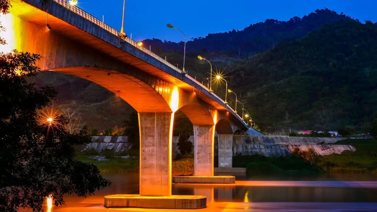 Huay Xai Border Bridge - Cross into adventure with multi-entry ease